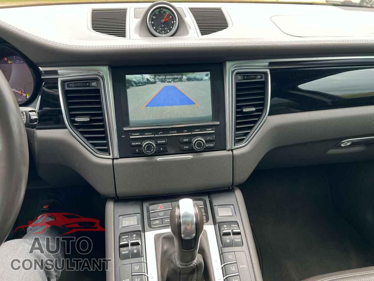 PORSCHE MACAN 2015 - WP1AB2A55FLB54214