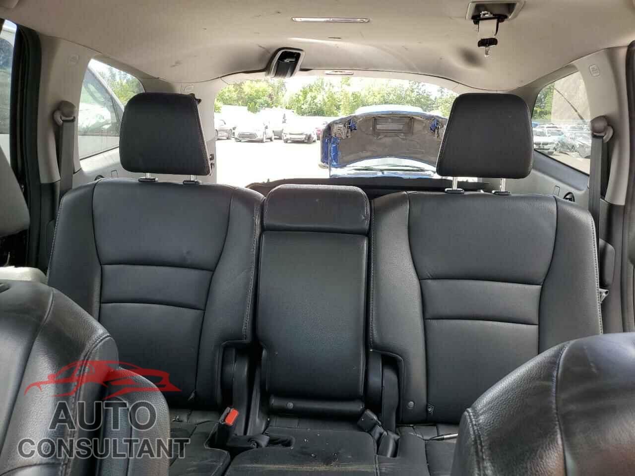 HONDA PILOT 2017 - 5FNYF6H58HB018876