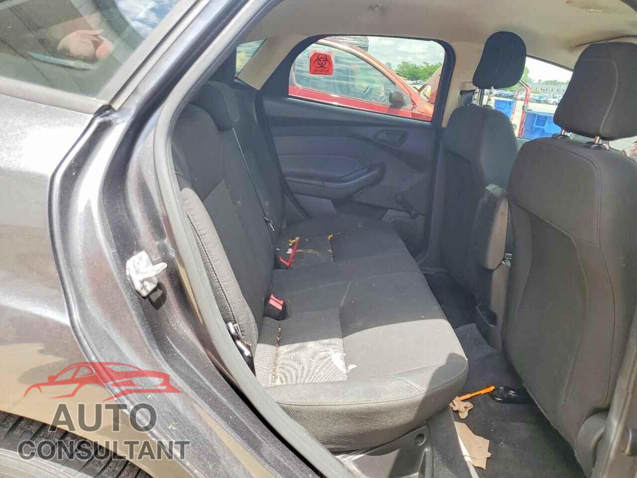 FORD FOCUS 2017 - 1FADP3E27HL203766