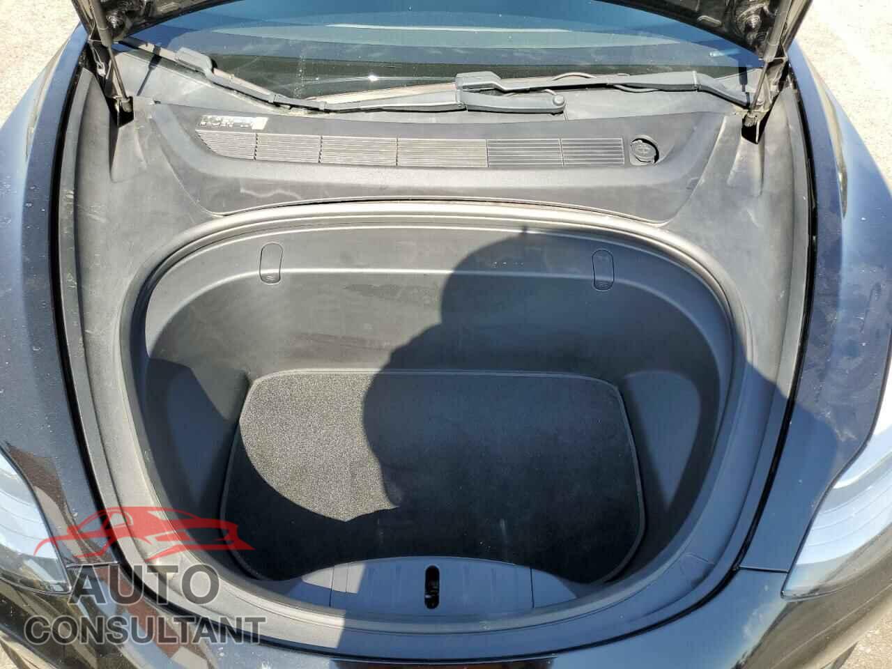 TESLA MODEL 3 2018 - 5YJ3E1EA0JF043343