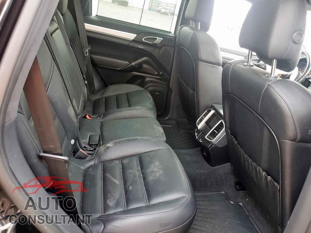 PORSCHE CAYENNE 2016 - WP1AC2A21GLA88880