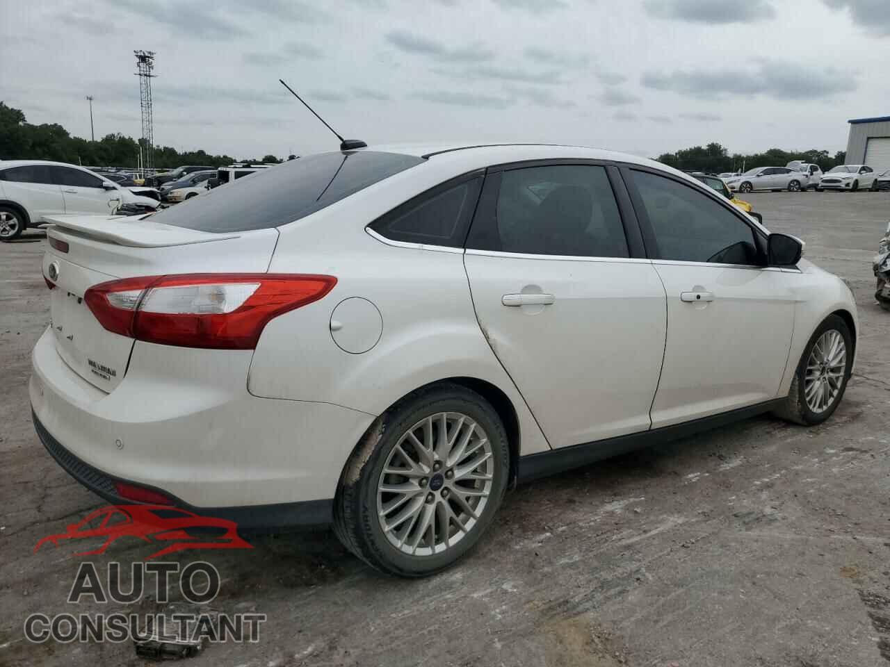 FORD FOCUS 2014 - 1FADP3J24EL237732