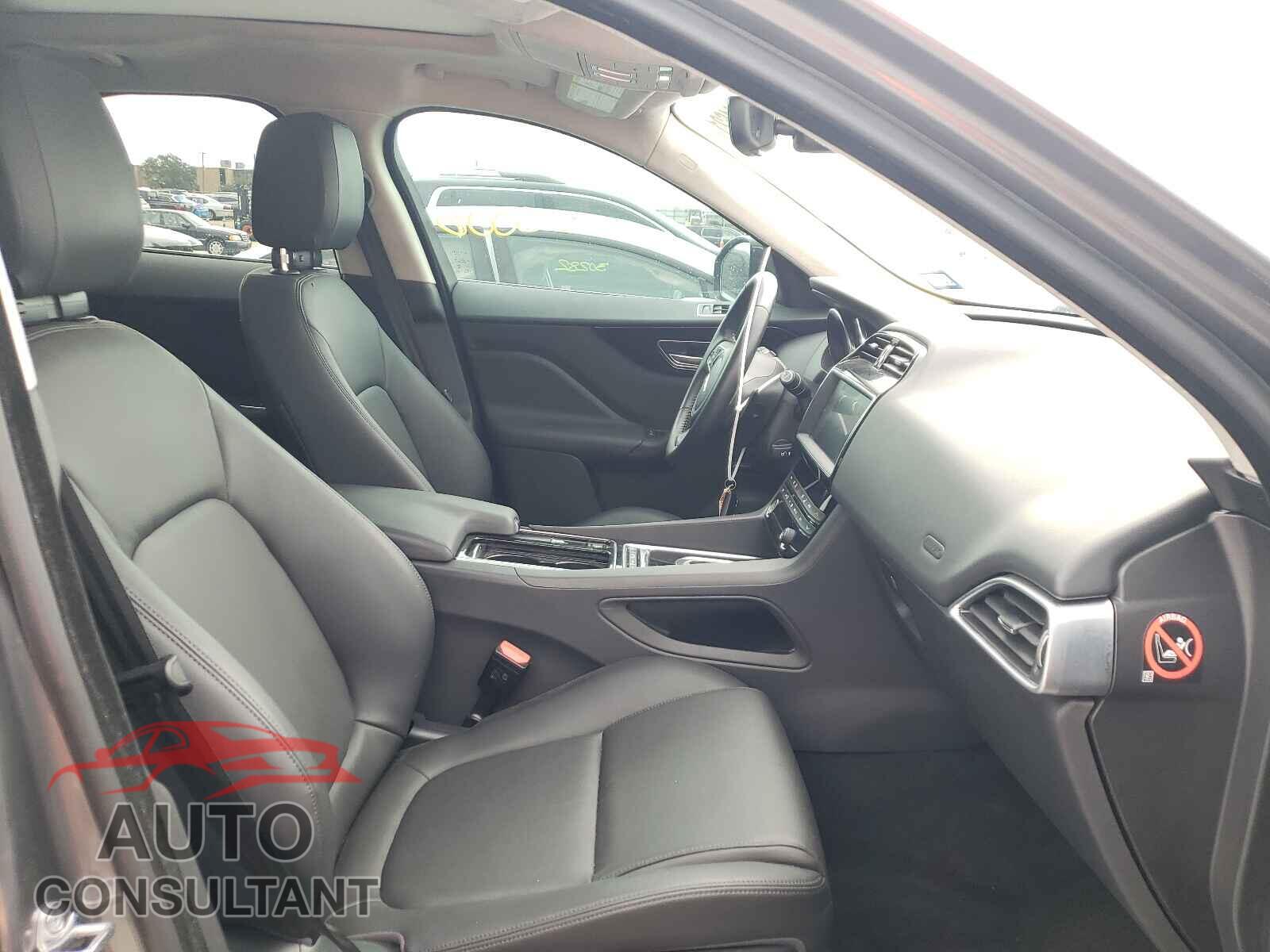 JAGUAR F-PACE 2019 - SADCJ2FX2KA601180