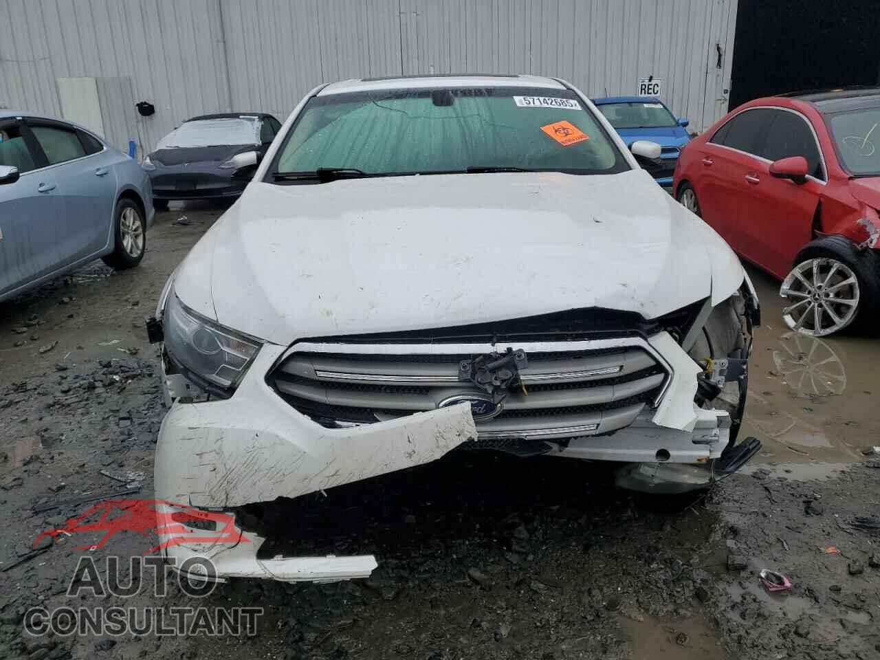 FORD TAURUS 2013 - 1FAHP2E85DG205809