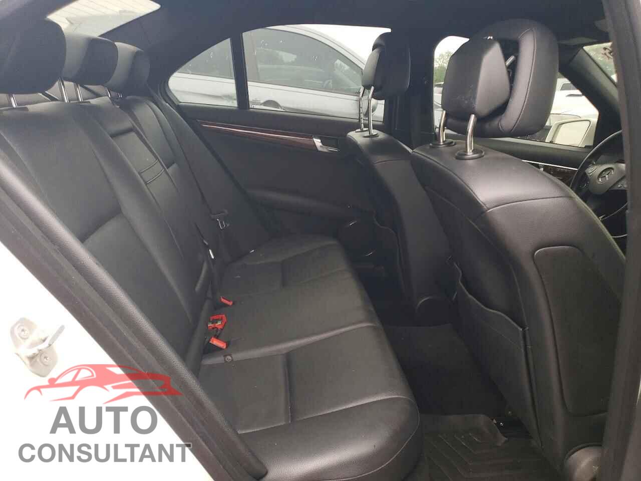 MERCEDES-BENZ C-CLASS 2011 - WDDGF8BB3BR133589
