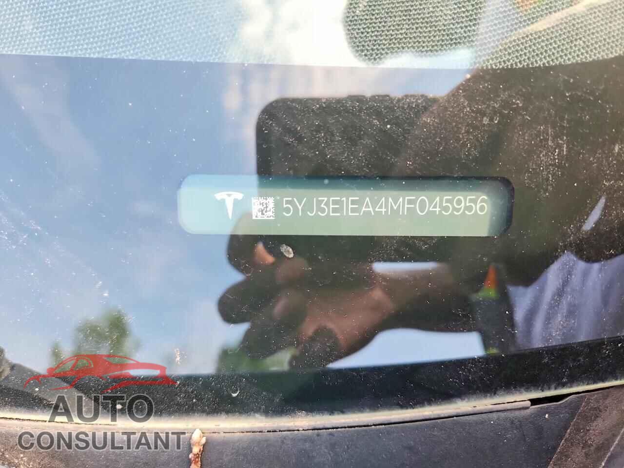 TESLA MODEL 3 2021 - 5YJ3E1EA4MF045956