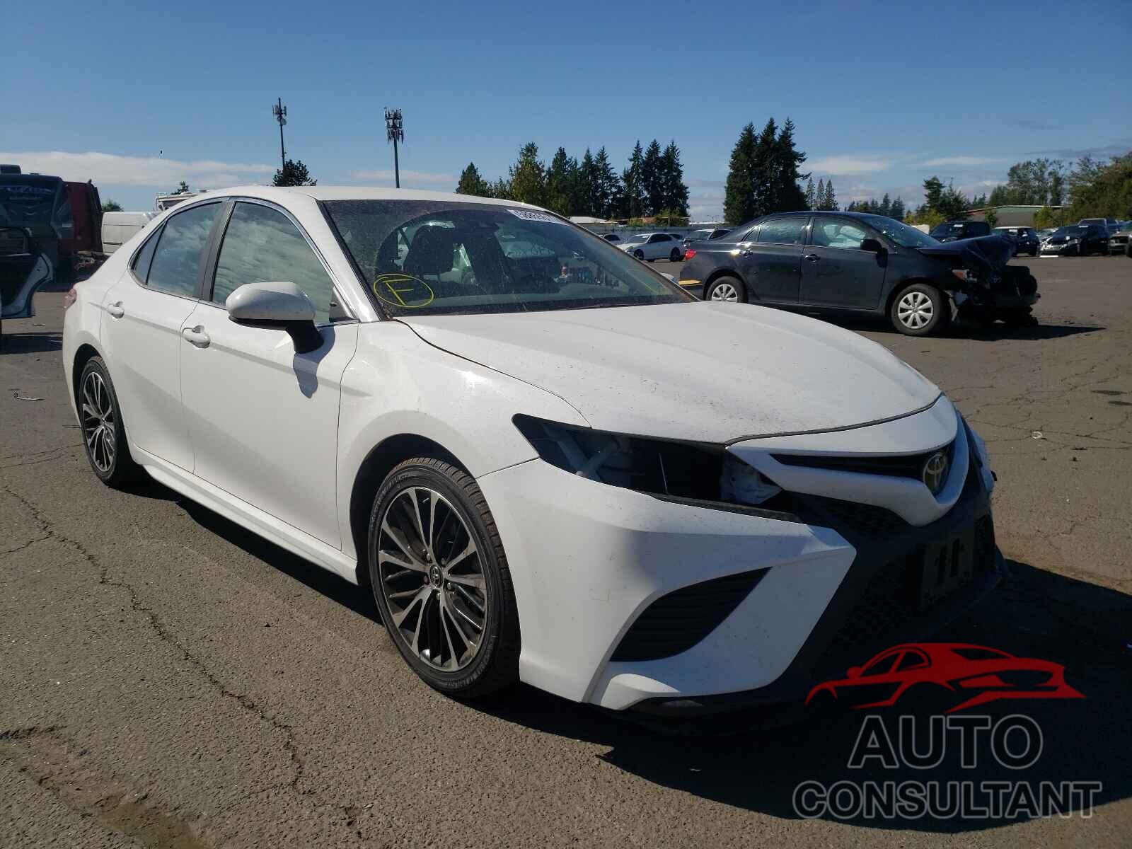 TOYOTA CAMRY 2018 - 4T1B11HK7JU117047