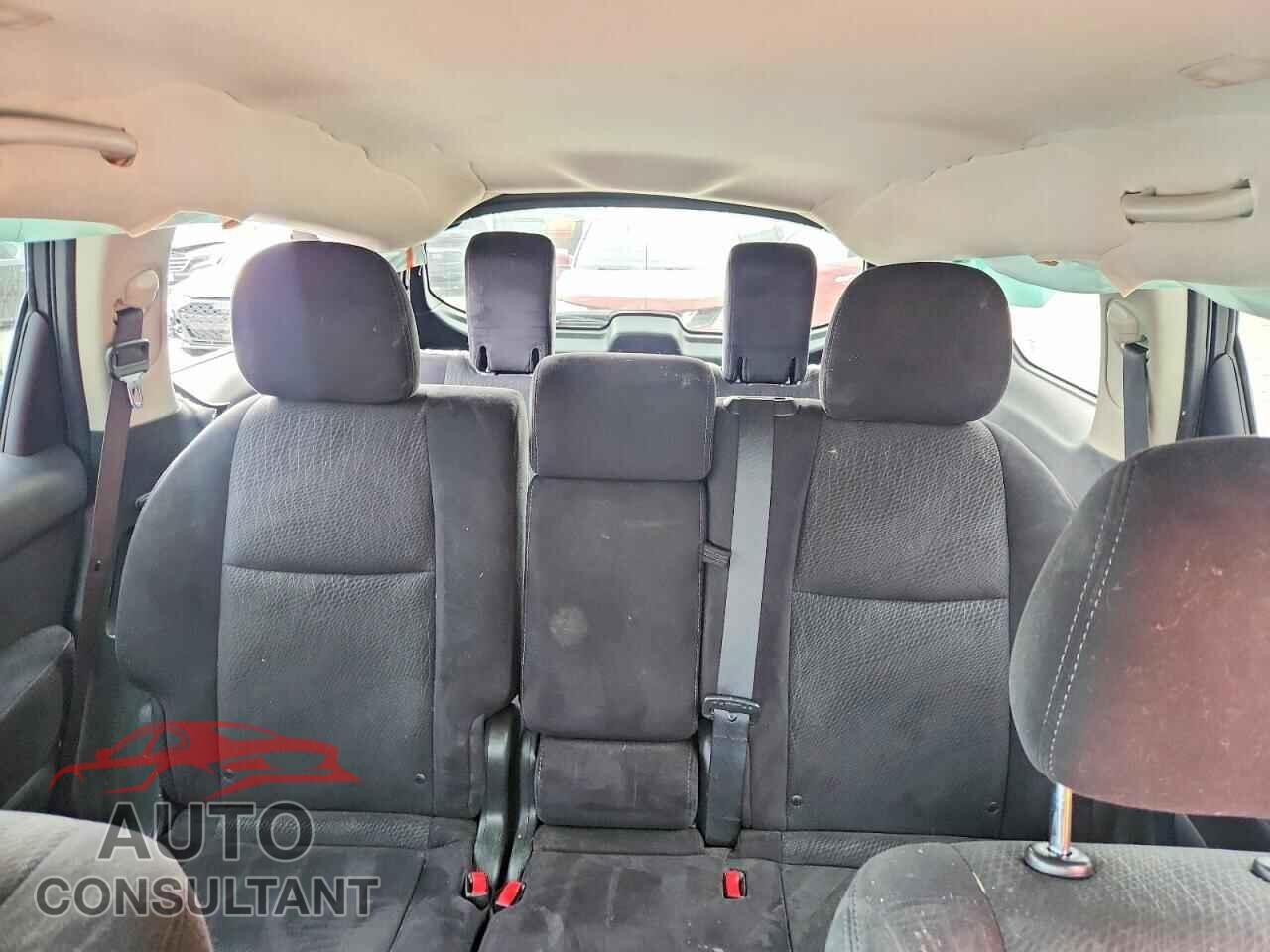 NISSAN PATHFINDER 2015 - 5N1AR2MN2FC642556