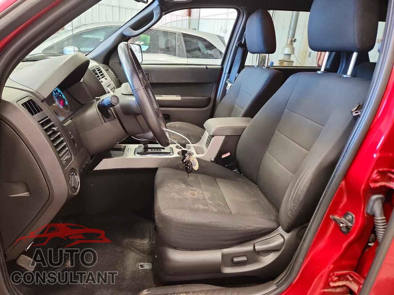 FORD ESCAPE 2010 - 1FMCU9DG7AKB09683