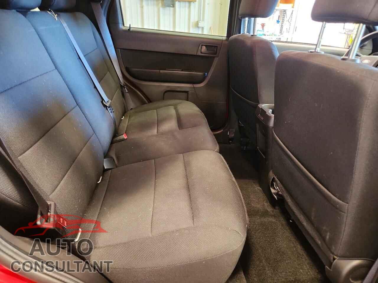 FORD ESCAPE 2010 - 1FMCU9DG7AKB09683