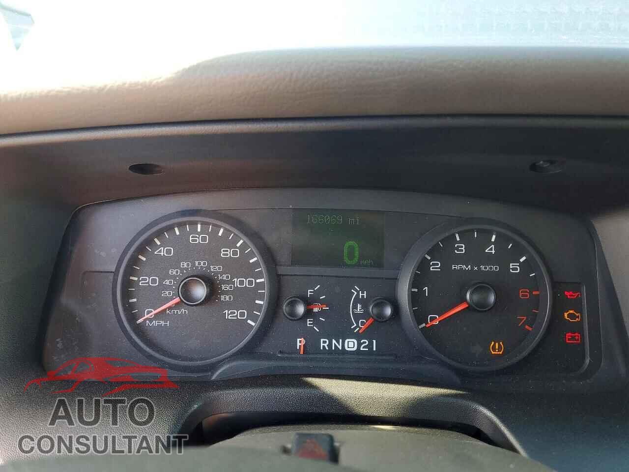 FORD CROWN VIC 2011 - 2FABP7EV5BX132537