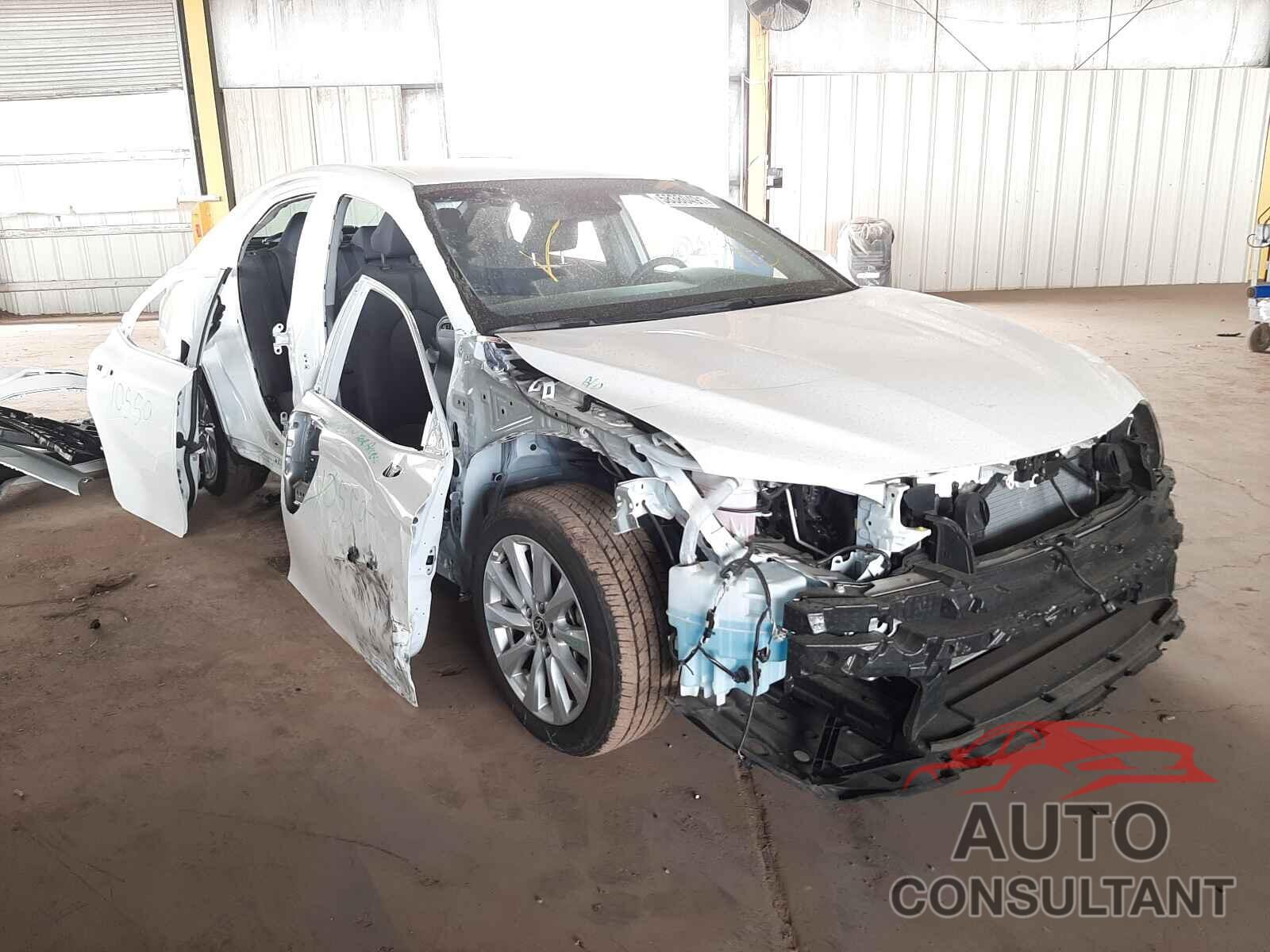 TOYOTA CAMRY 2020 - 4T1C11AK1LU401128