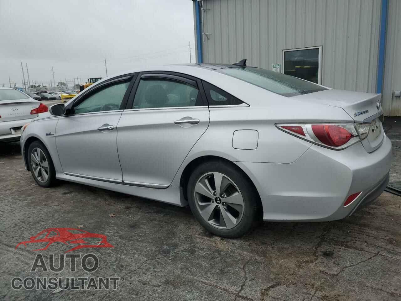 HYUNDAI SONATA 2011 - KMHEC4A48BA018521