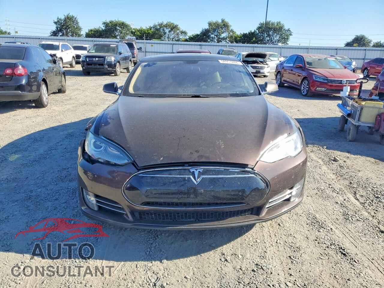 TESLA MODEL S 2013 - 5YJSA1CN1DFP27464
