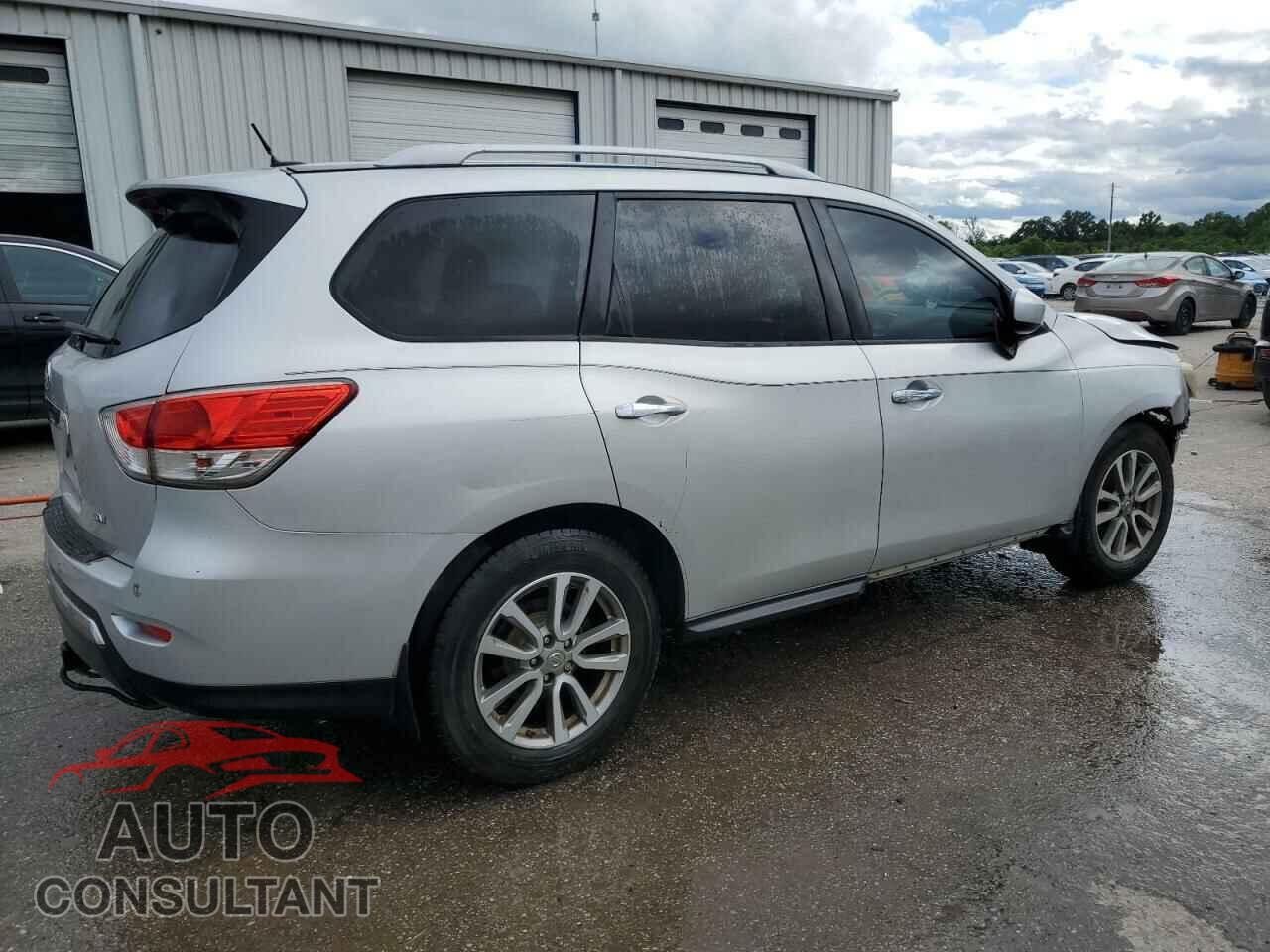 NISSAN PATHFINDER 2015 - 5N1AR2MN2FC622128