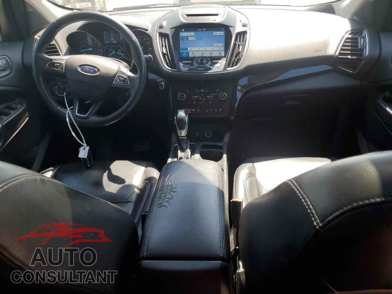FORD ESCAPE 2018 - 1FMCU9J95JUC32280