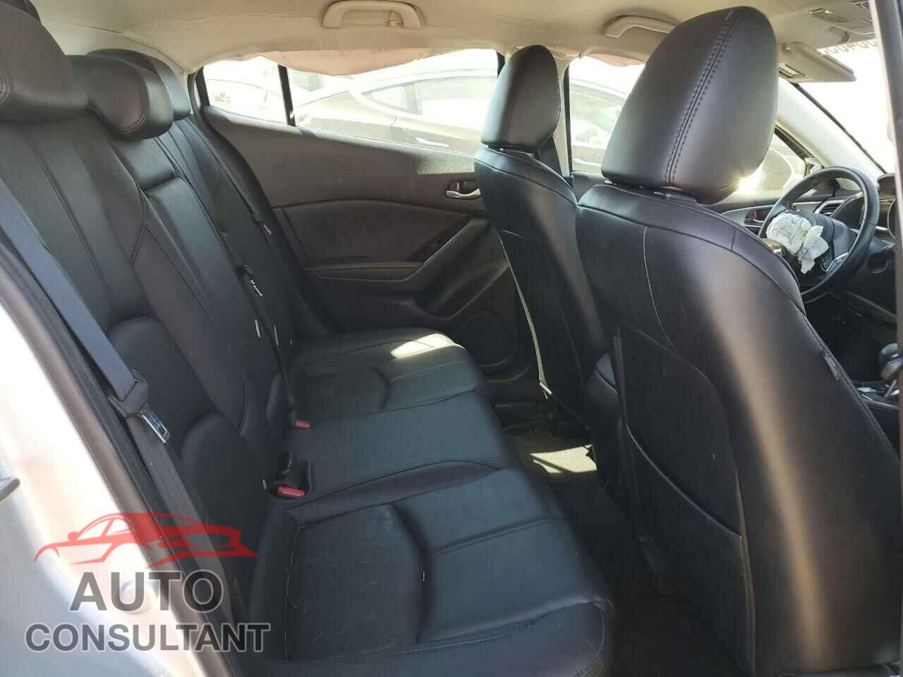 MAZDA 3 2017 - 3MZBN1L74HM137313