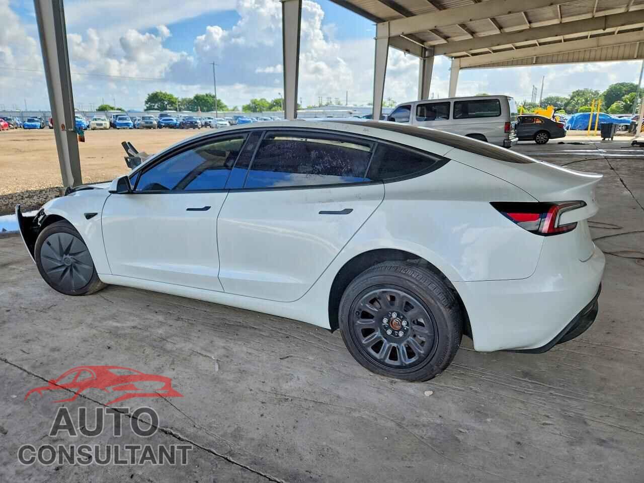 TESLA MODEL 3 2025 - 5YJ3E1EA2SF131859