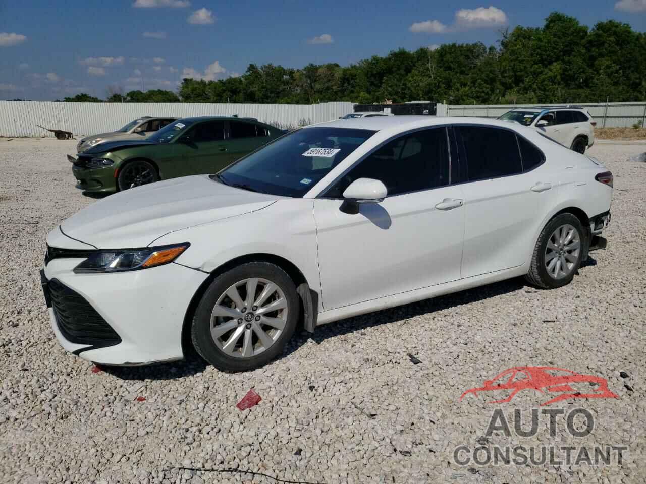 TOYOTA CAMRY 2018 - 4T1B11HK3JU066551