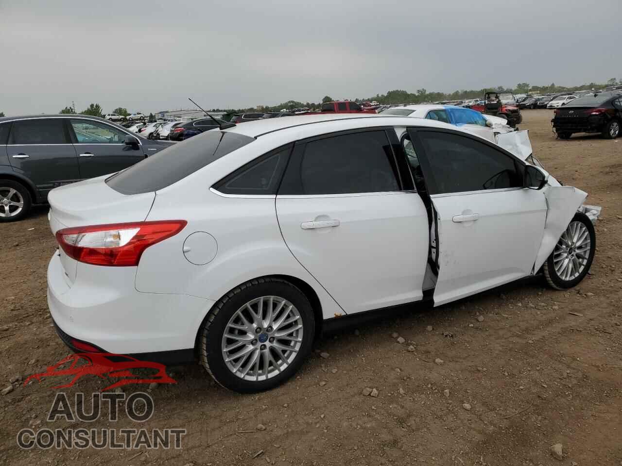FORD FOCUS 2012 - 1FAHP3H27CL167955