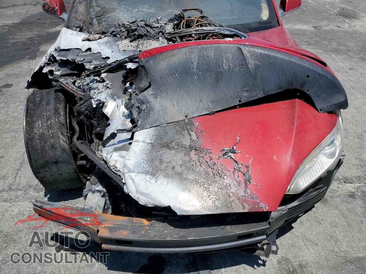 TESLA MODEL S 2013 - 5YJSA1CP6DFP10001