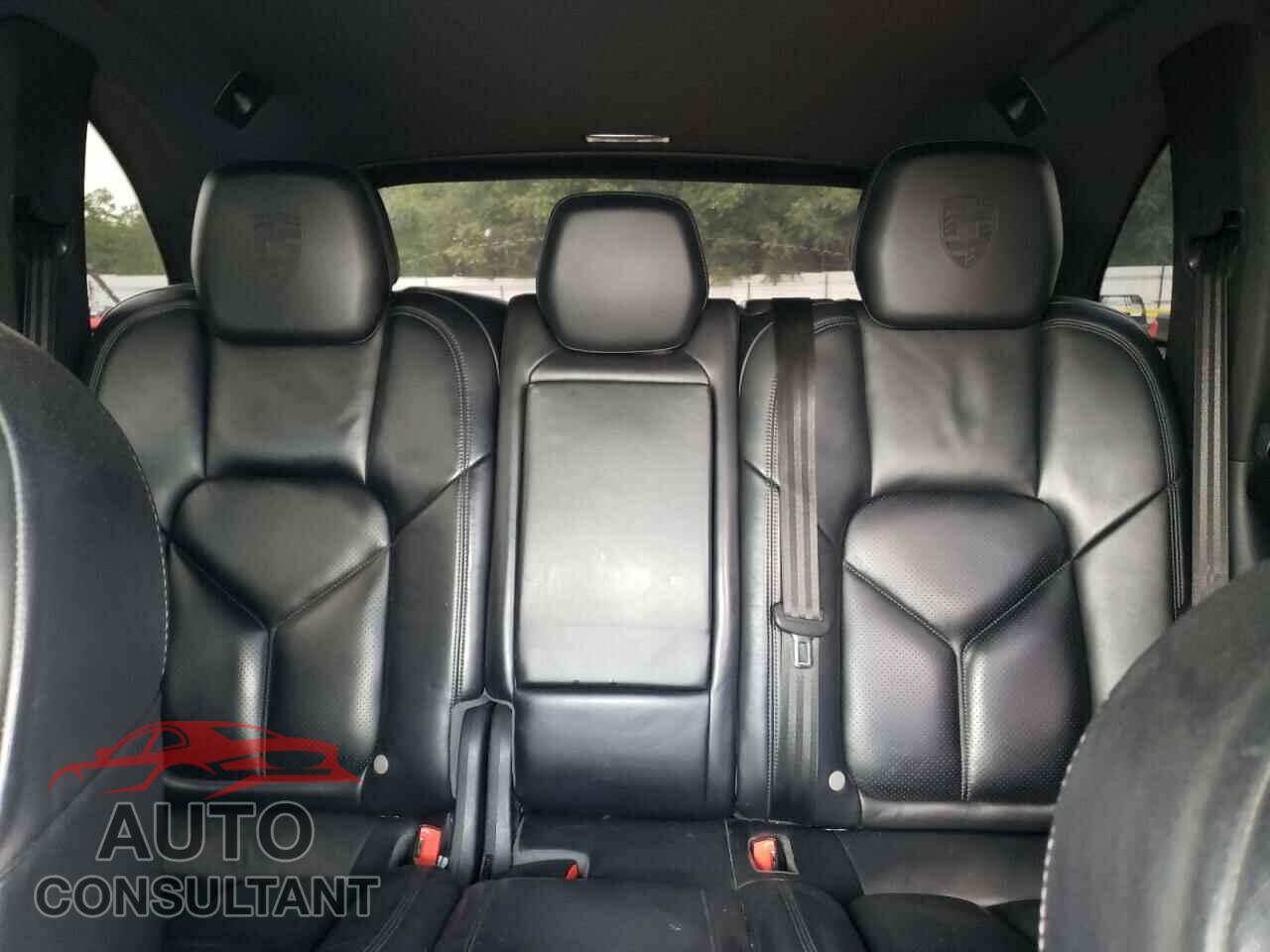PORSCHE CAYENNE 2017 - WP1AA2A27HKA85981