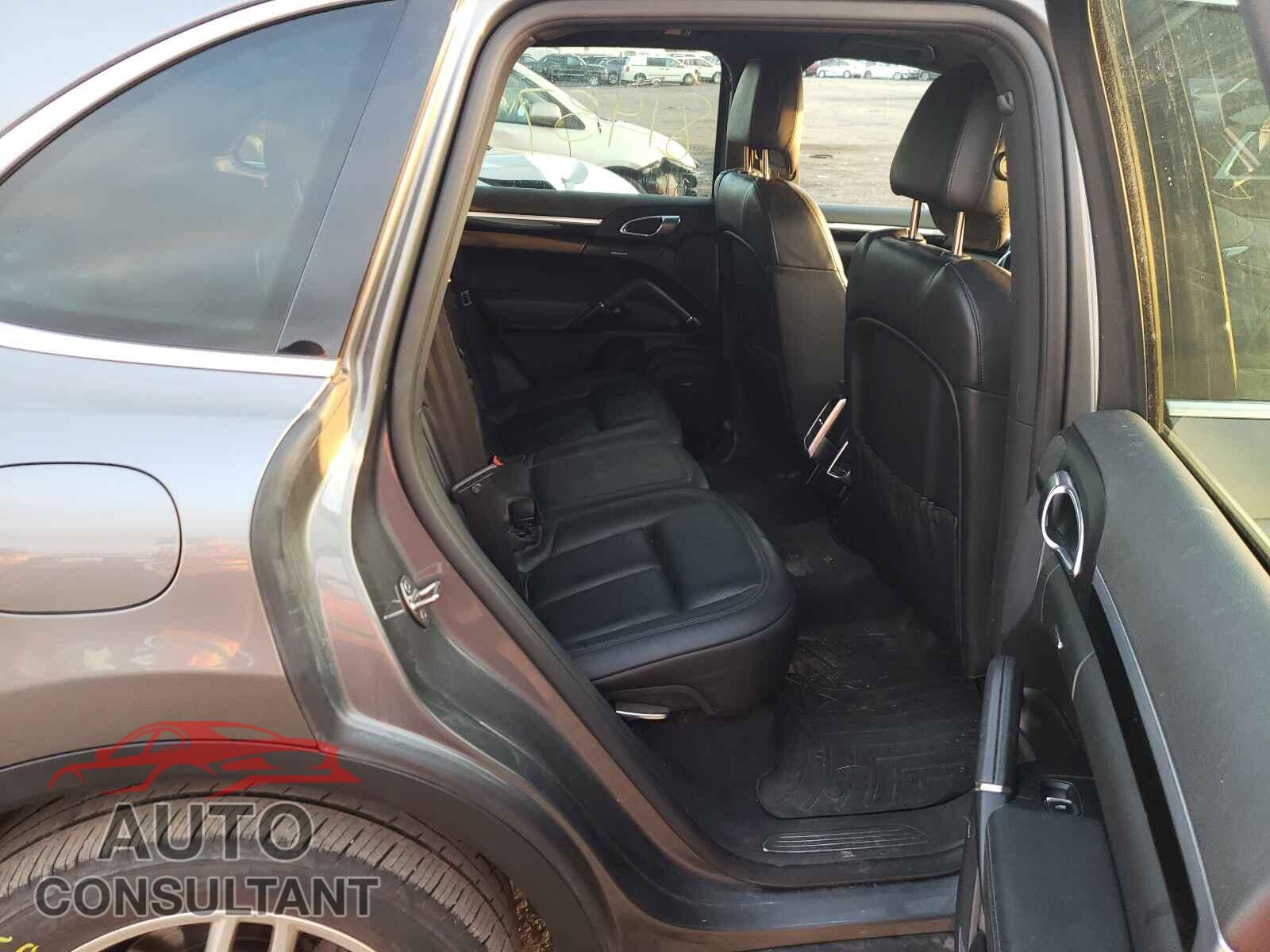PORSCHE CAYENNE 2016 - WP1AA2A22GLA00862