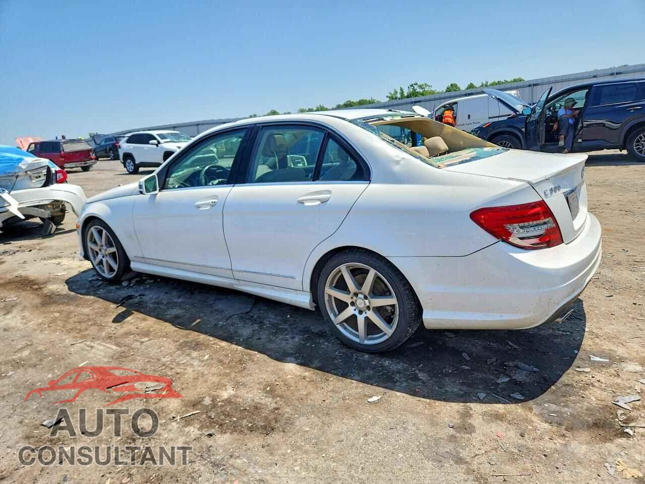 MERCEDES-BENZ C-CLASS 2014 - WDDGF8AB2EA923339