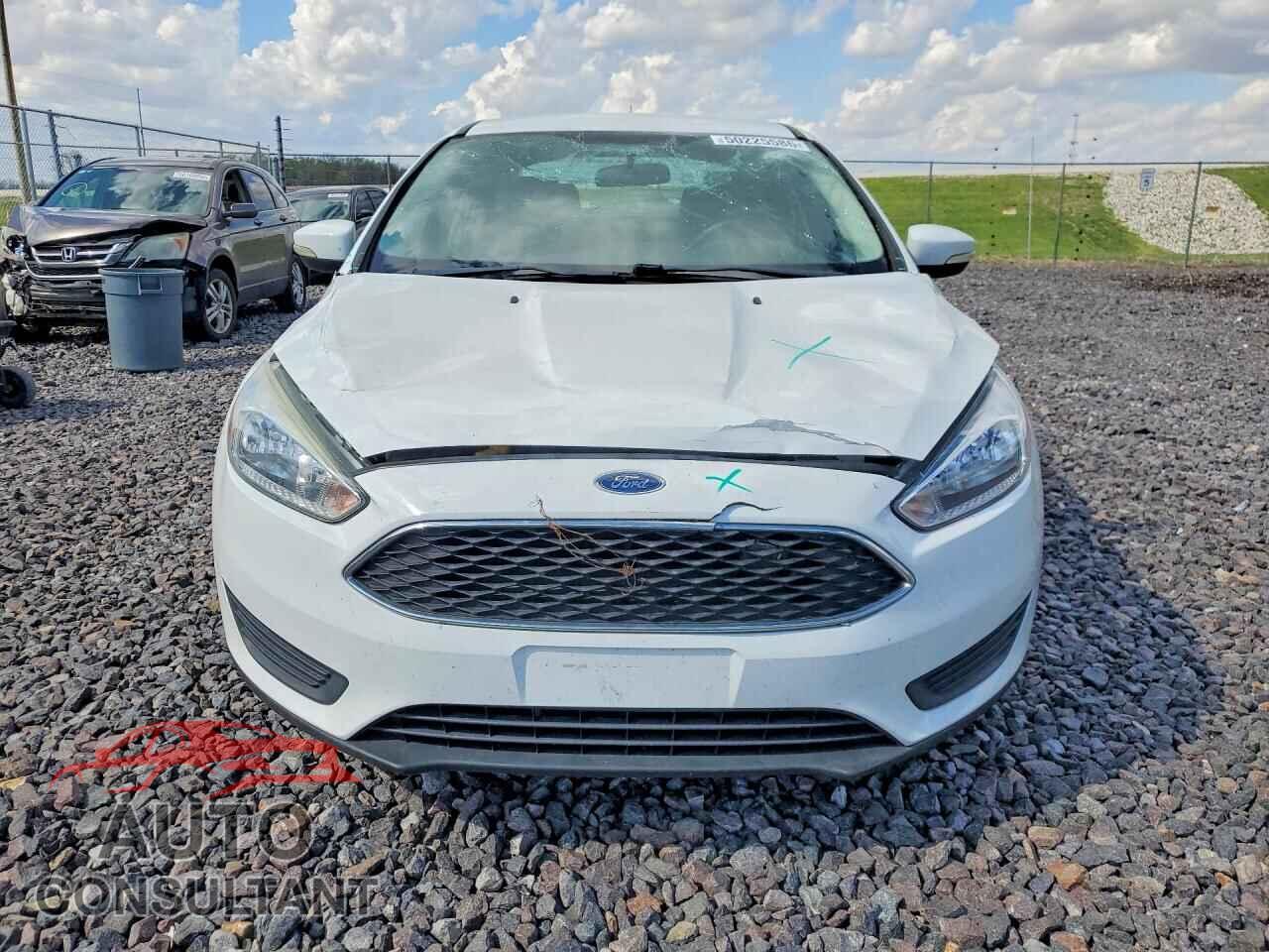 FORD FOCUS 2016 - 1FADP3F22GL267145