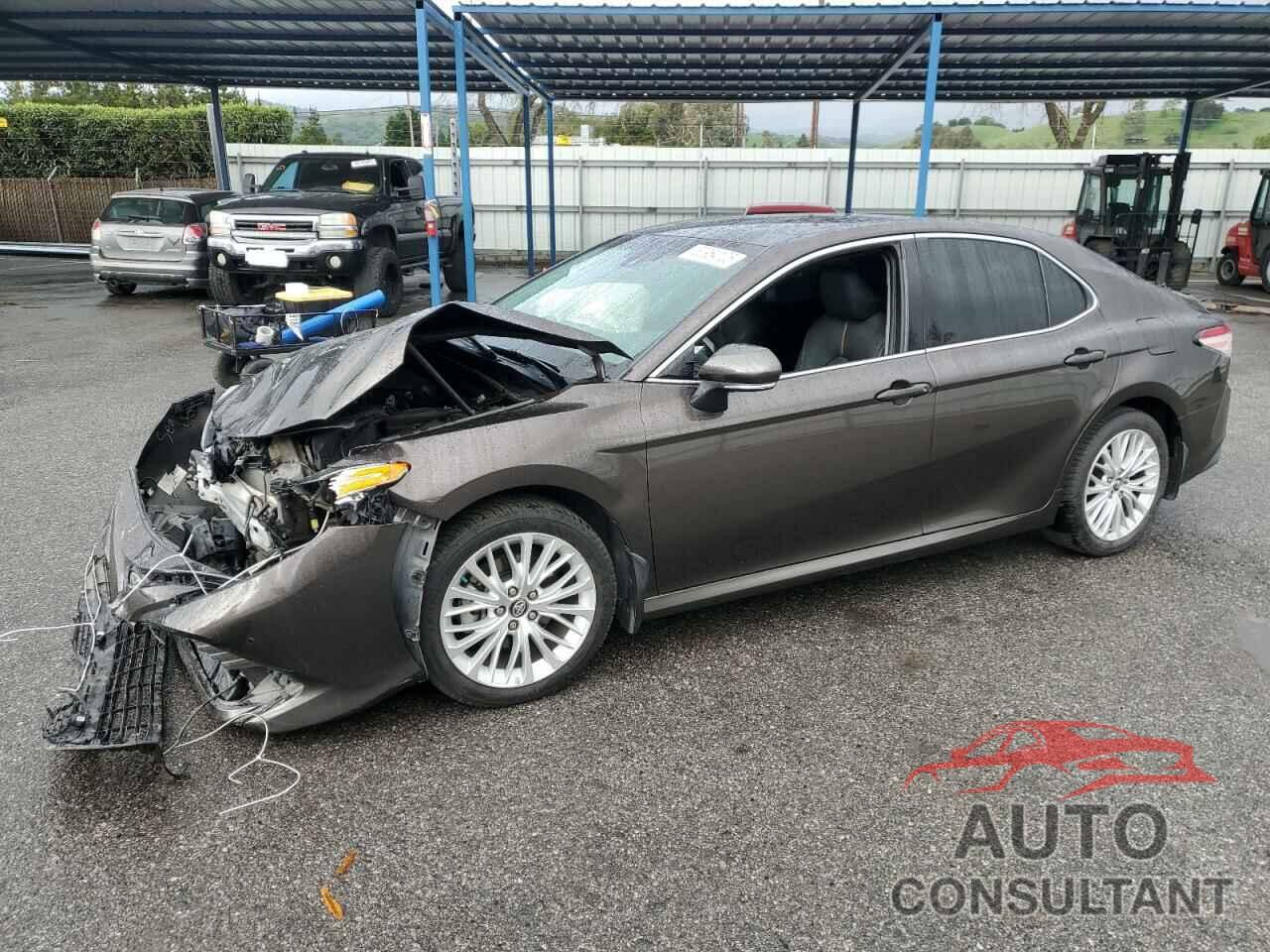 TOYOTA CAMRY 2018 - 4T1B11HK5JU033339