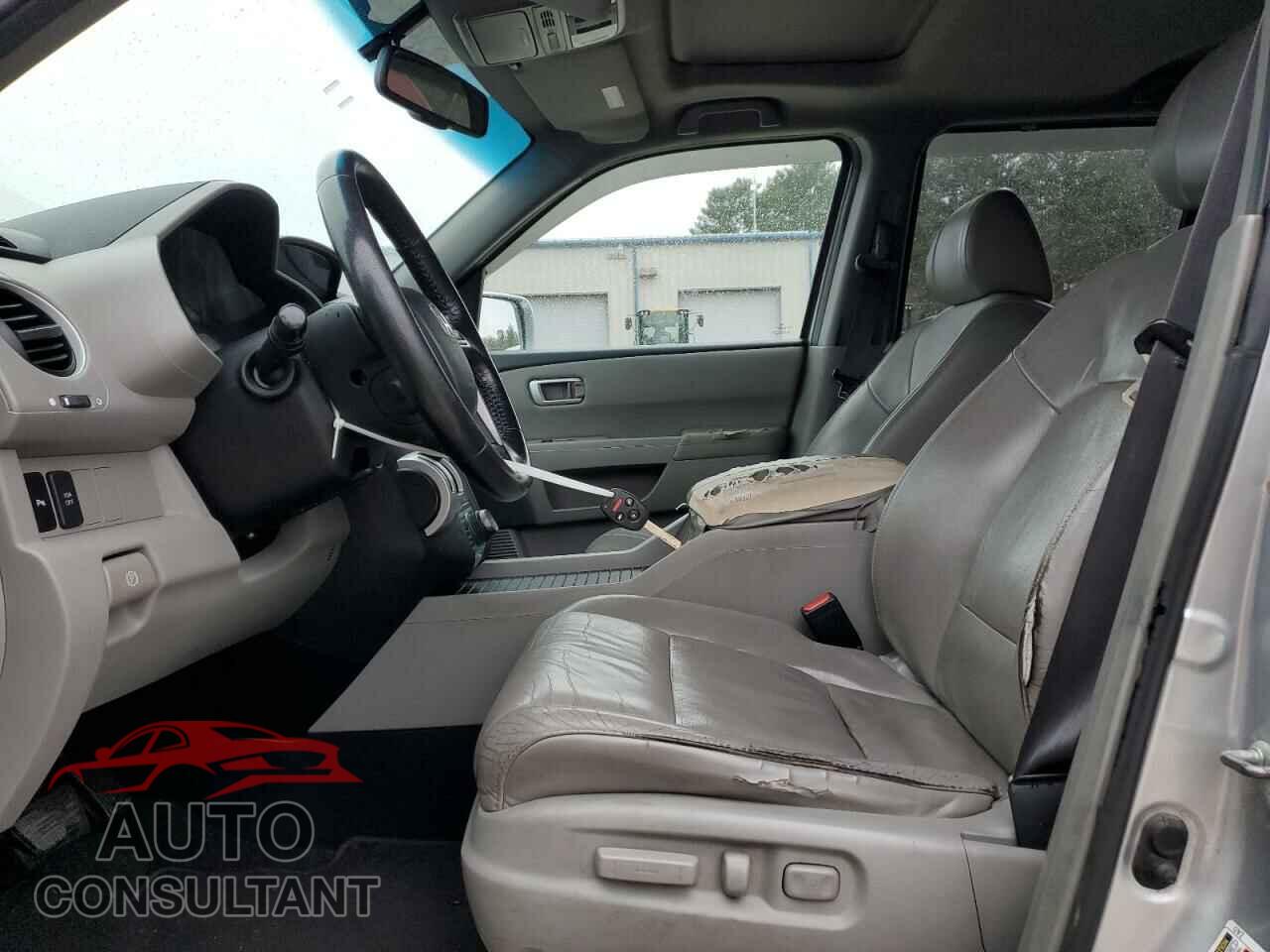 HONDA PILOT 2010 - 5FNYF4H80AB019282