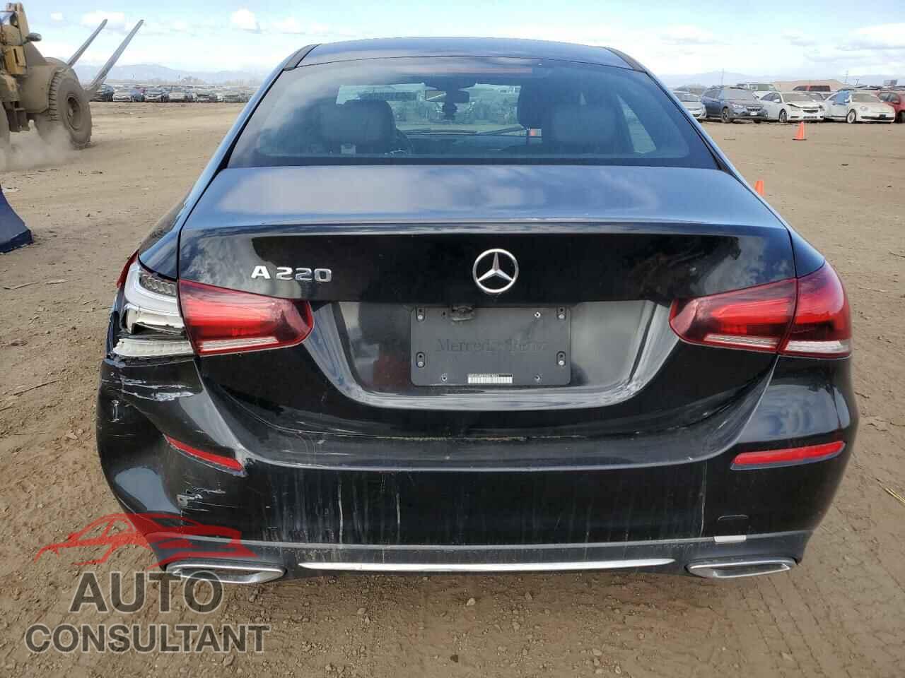 MERCEDES-BENZ A-CLASS 2019 - WDD3G4EB7KW018043