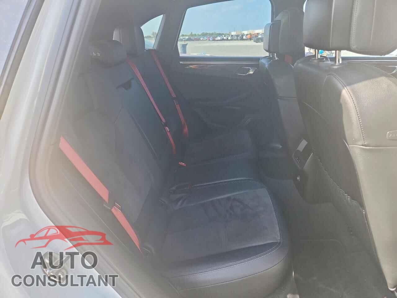 PORSCHE MACAN 2015 - WP1AB2A52FLB69138
