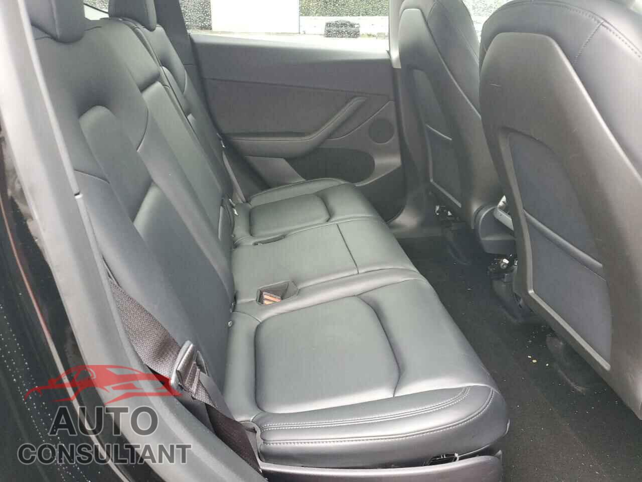 TESLA MODEL Y 2024 - 7SAYGAEEXRF127123