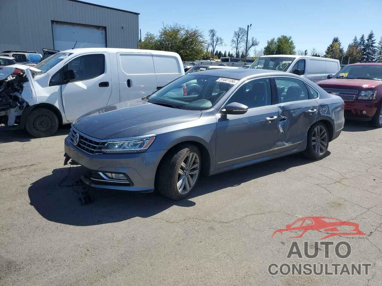 VOLKSWAGEN PASSAT 2017 - 1VWGT7A34HC074374