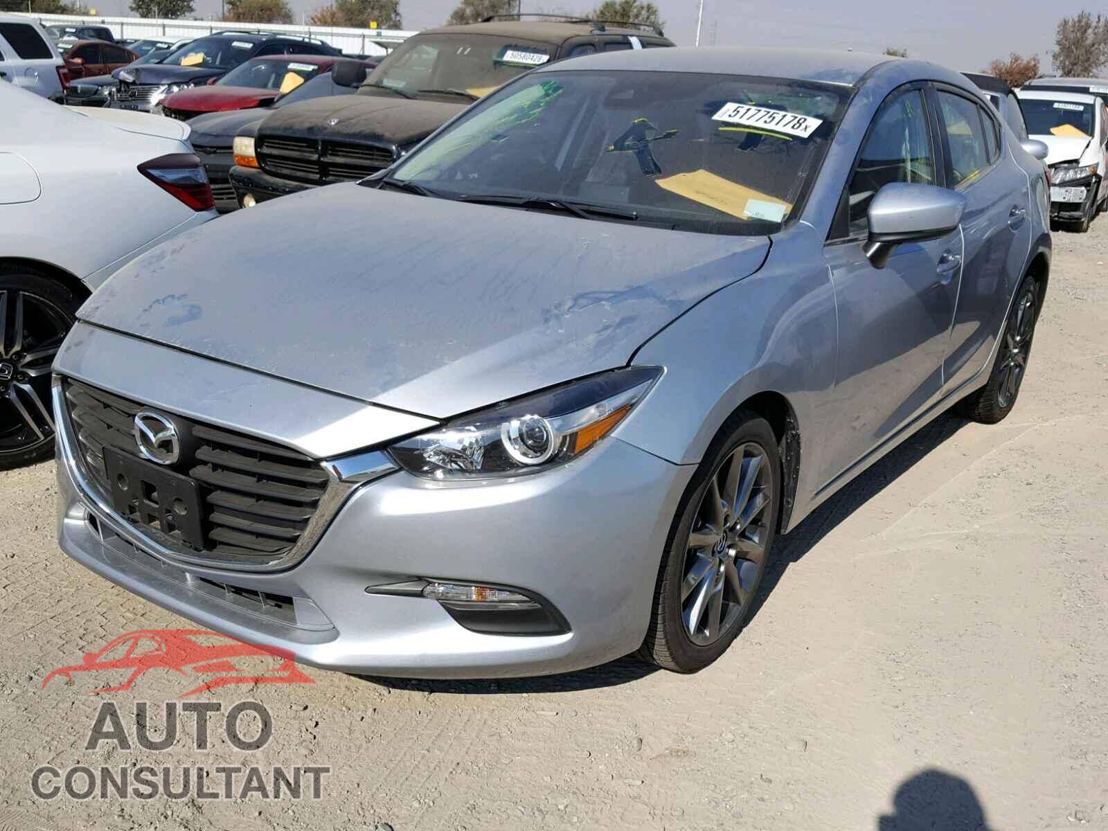 MAZDA 3 2018 - 3MZBN1V30JM201301