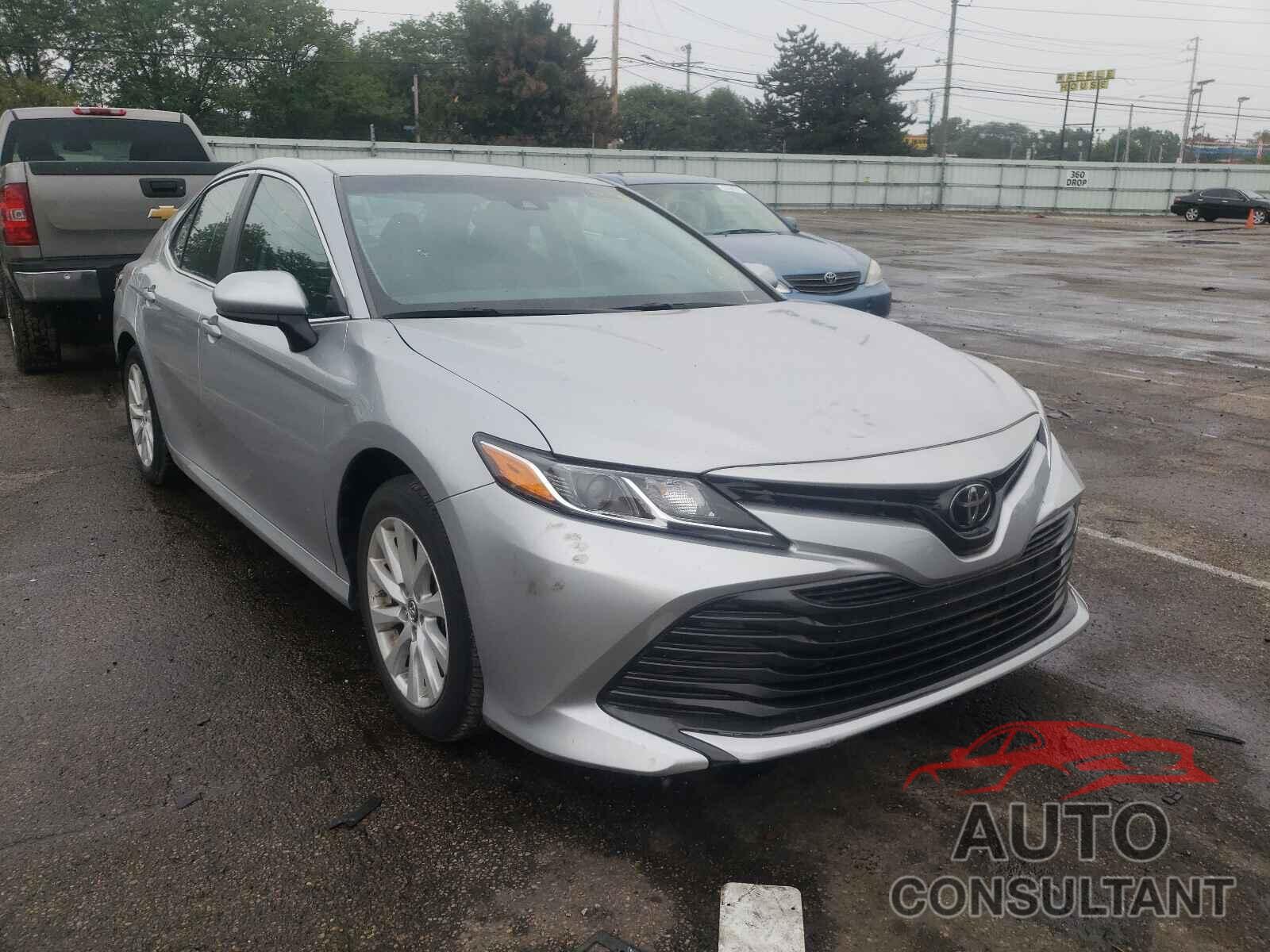 TOYOTA CAMRY 2018 - 4T1B11HK1JU109221