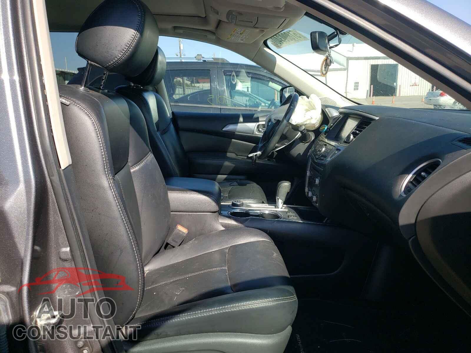 NISSAN PATHFINDER 2017 - 5N1DR2MM6HC698782