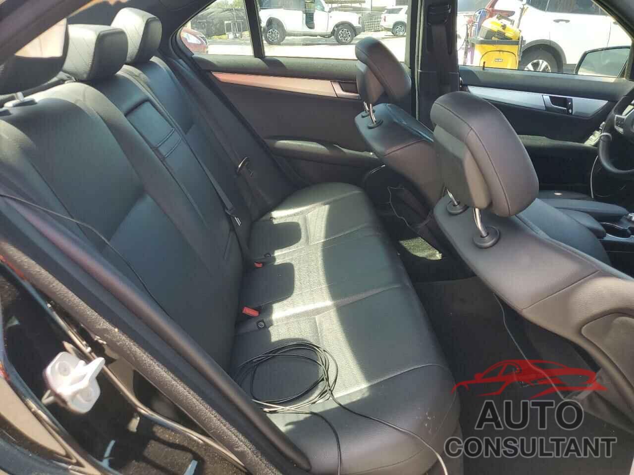 MERCEDES-BENZ C-CLASS 2013 - WDDGF8AB7DG114530