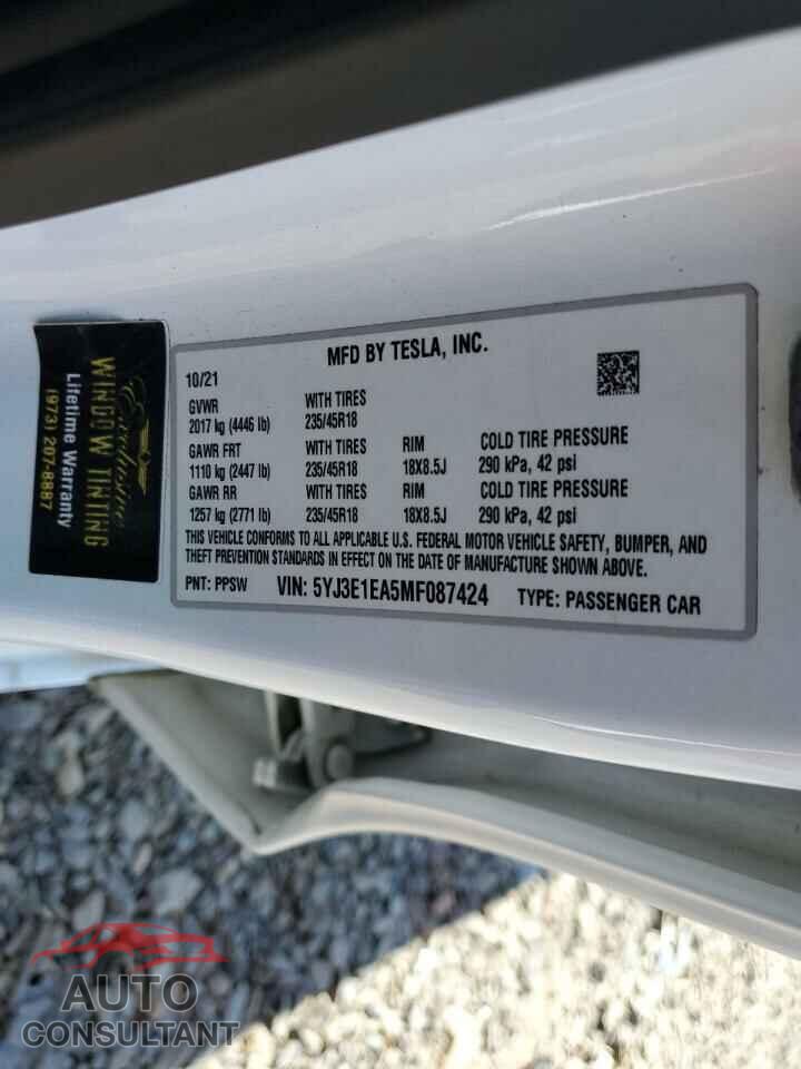 TESLA MODEL 3 2021 - 5YJ3E1EA5MF087424