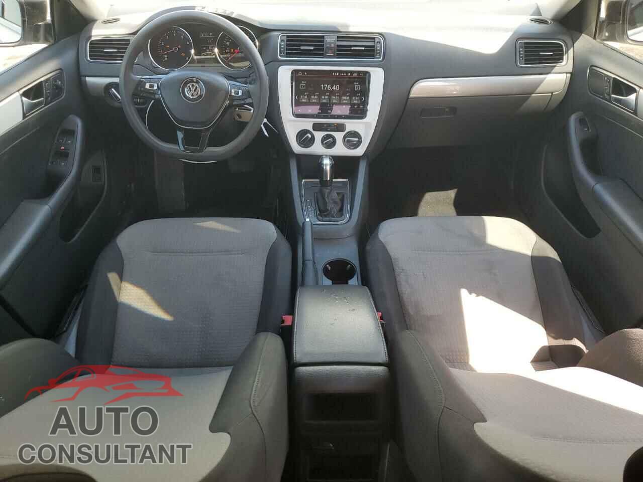VOLKSWAGEN JETTA 2017 - 3VW2B7AJ0HM363178