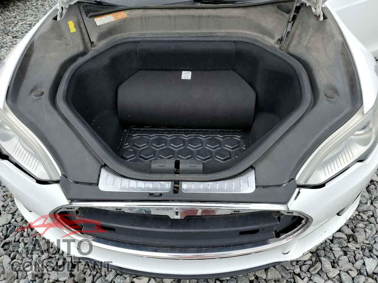 TESLA MODEL S 2013 - 5YJSA1DN6DFP11453