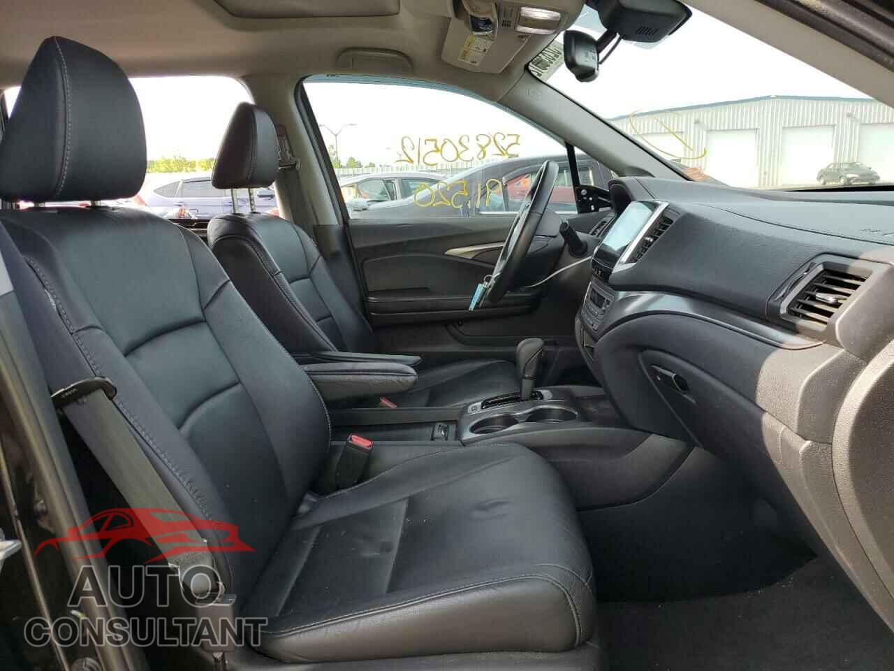 HONDA PILOT 2018 - 5FNYF6H65JB031714