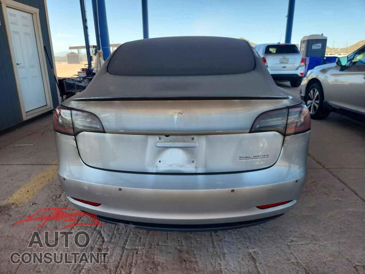 TESLA MODEL 3 2018 - 5YJ3E1EB0JF079509