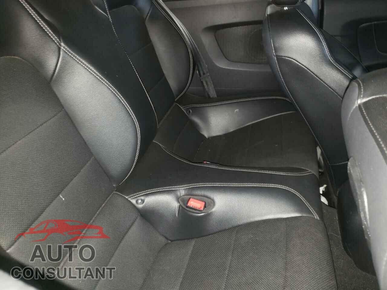 FORD MUSTANG 2019 - 1FATP8UH7K5148679