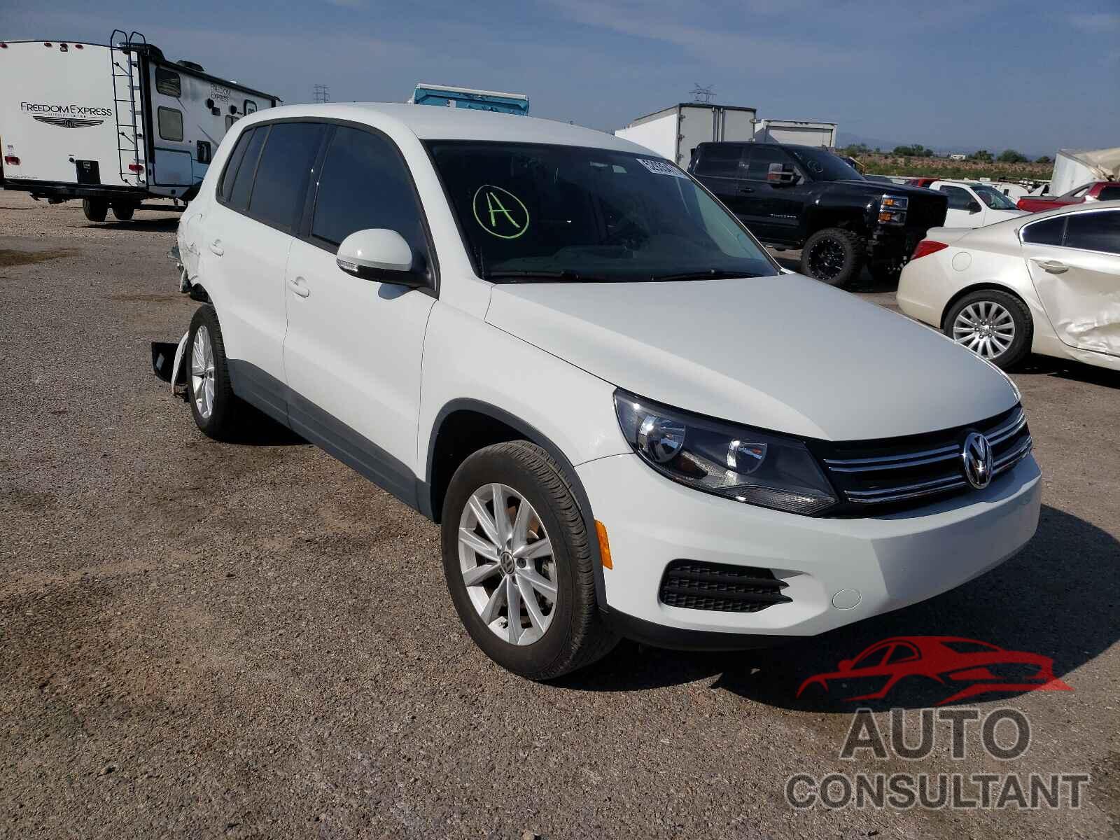 VOLKSWAGEN TIGUAN 2017 - WVGAV7AX5HK052049