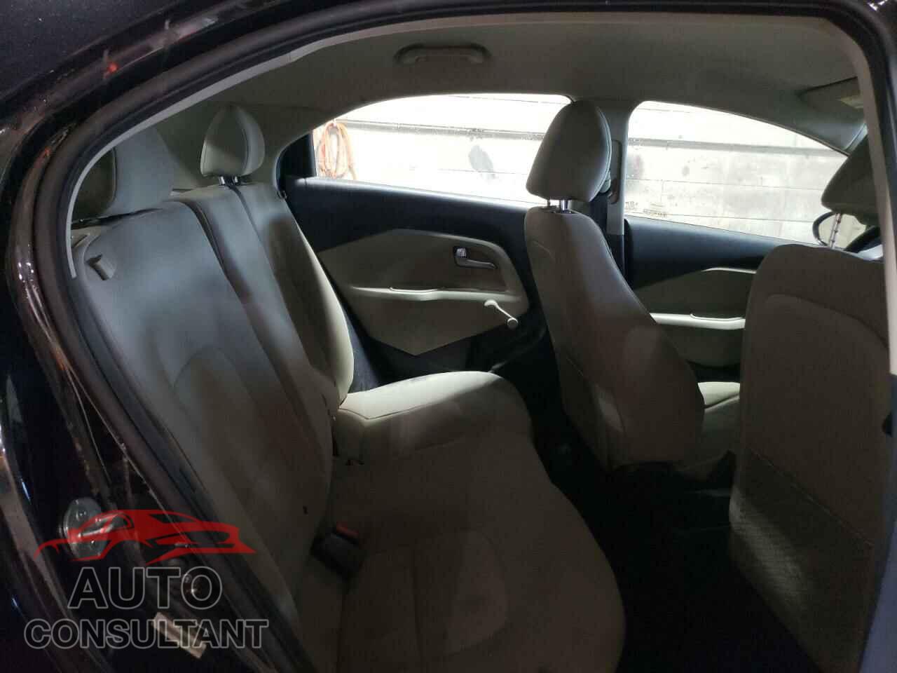 KIA RIO 2015 - KNADM5A37F6435533