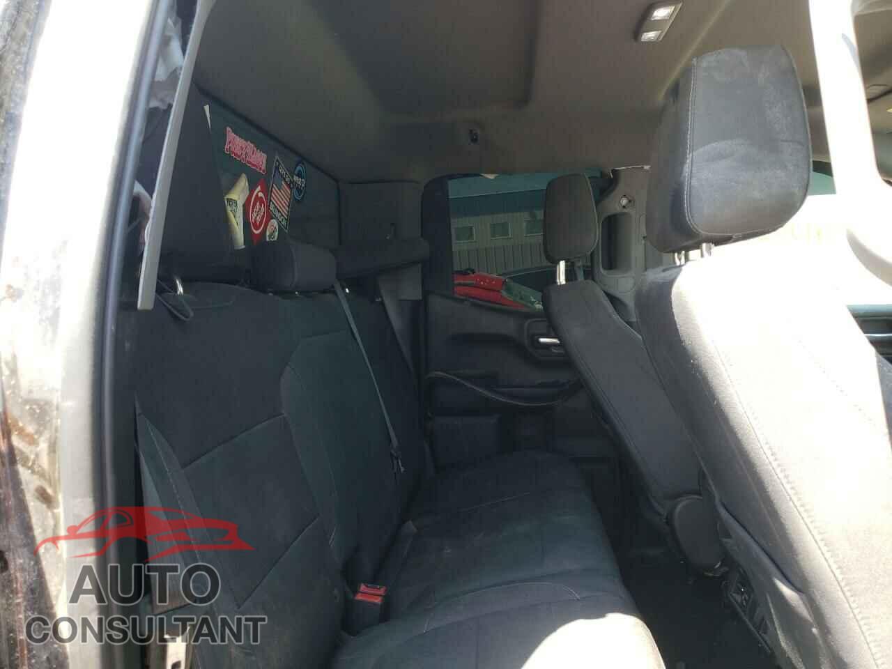 CHEVROLET SILVERADO 2019 - 1GCRYDED0KZ224385