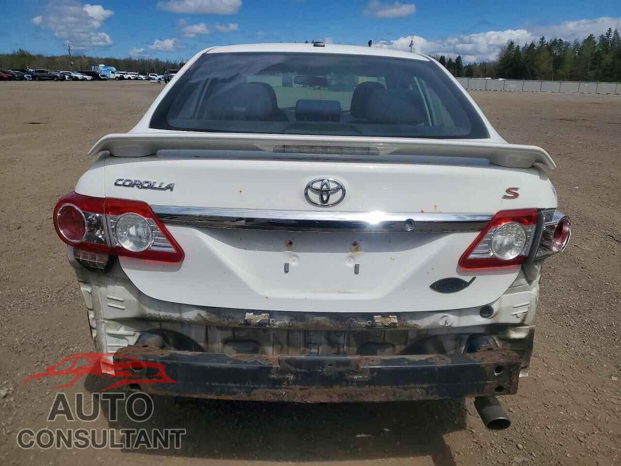 TOYOTA COROLLA 2011 - 2T1BU4EE8BC612593
