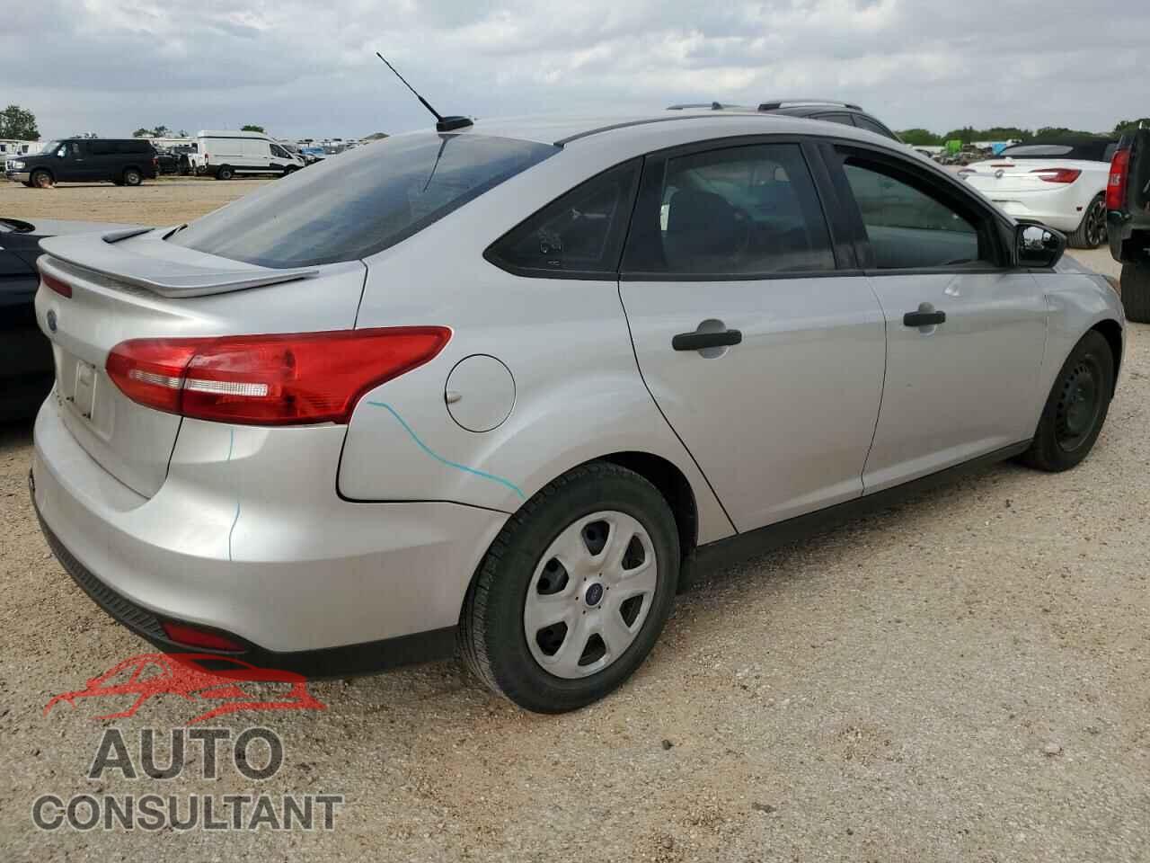 FORD FOCUS 2018 - 1FADP3E28JL229363